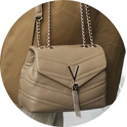 Les nouveaux sacs Valentino Bags sont disponibles dans notre maroquinerie française